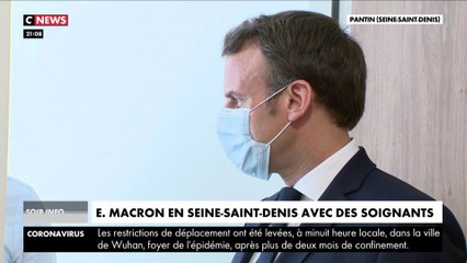 Emmanuel Macron en Seine-Saint-Denis avec des soignants