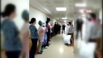 Korona virüsü yenen hastayı sağlık görevlileri alkışlarla uğurladı