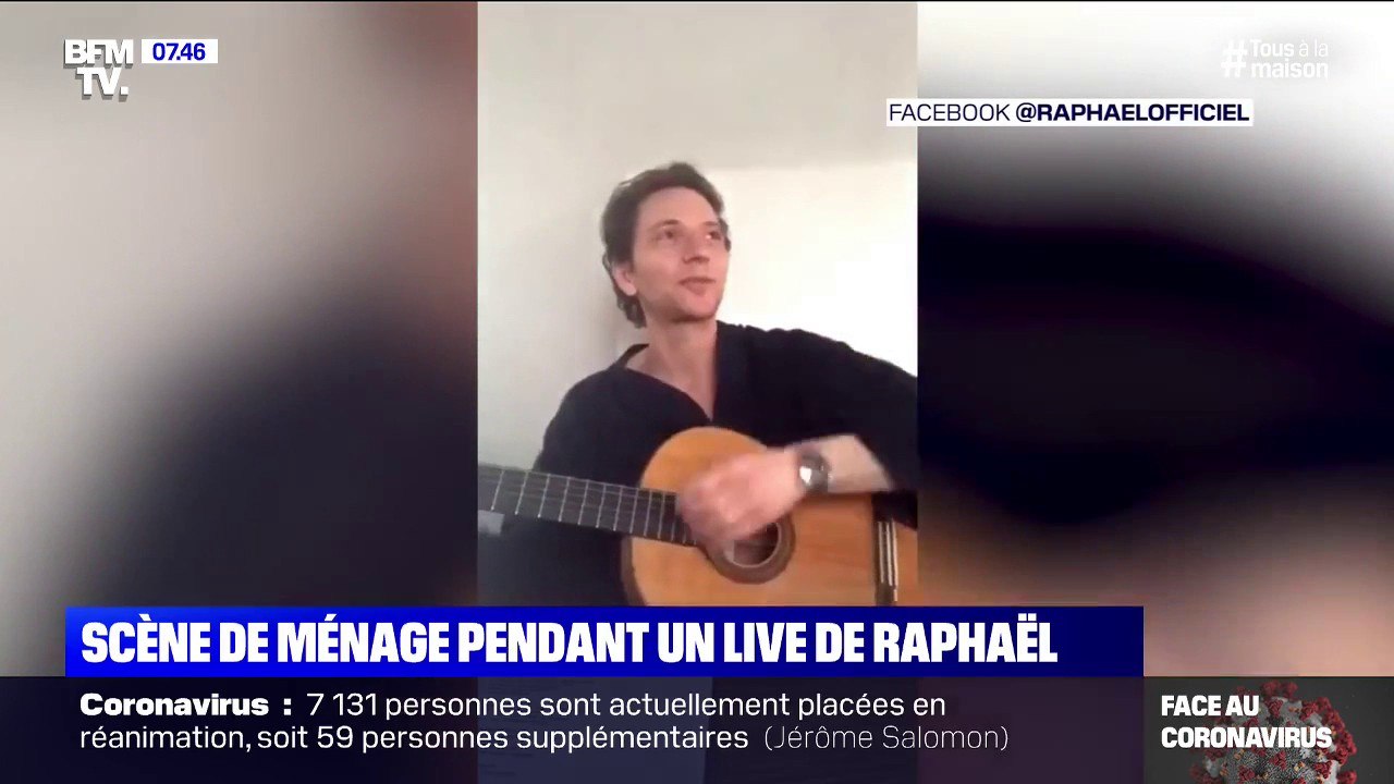 Quand le chanteur Raphaël se fait interrompre par sa compagne en plein direct sur Facebook