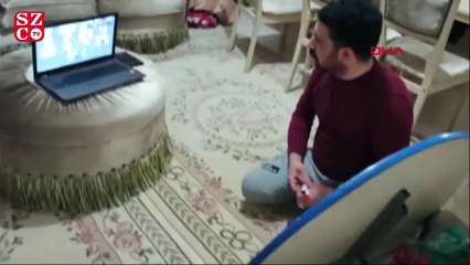 Yer sofrasında online ders anlatıyor