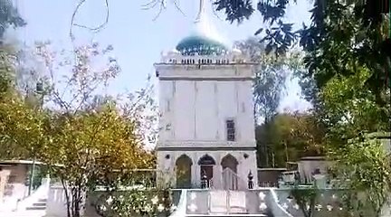 सीतापुरः बारगाहे हाजी फैजू शाह वारसी का मेला हुआ स्थगित