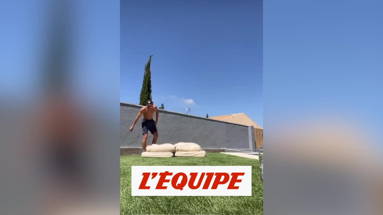 De Minaur s'essaie au backflip - Tennis - WTF
