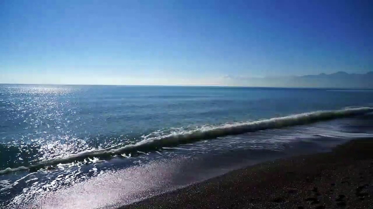 समझ ज्ञान से भी गहरा होता है....