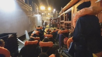 Italia declara que sus puertos "no son seguros" para migrantes por COVID-19