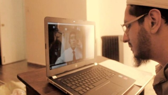 İslamiyet'i araştıran karantinadaki Meksikalı genç, görüntülü konuşma sırasında Müslüman oldu