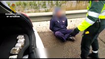 Guardia Civil detiene a un conductor con más de un kilo de hachís