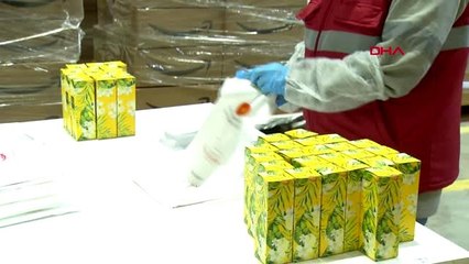 İstanbul Valisi Ali Yerlikaya Cumhurbaşkanlığı tarafından hazırlanan kolonya paketlerini tanıttı-3.