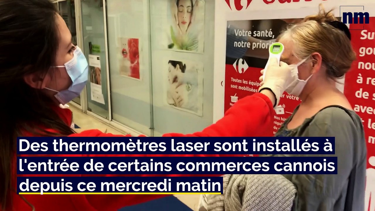 Des thermomètres laser à l'entrée de certains magasins à Cannes