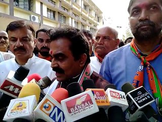 कमलनाथ जी, आप आग से मत खेलिए