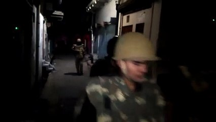 बिजली विभाग की टीम ने सुबह पांच बजे घरों में की छापेमारी, मच गया हड़कंप, फिर ये हुआ, देखें वीडियो