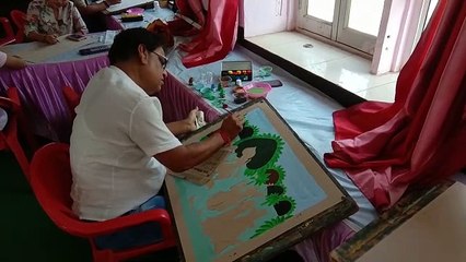 सृजन को फलक पर उतारने में जुटे चित्रकार