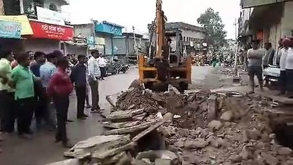 अब संवरेगी अस्पताल रोड की सूरत,  सड़क के दोनो ओर पक्के अतिक्रमण ध्वस्त
