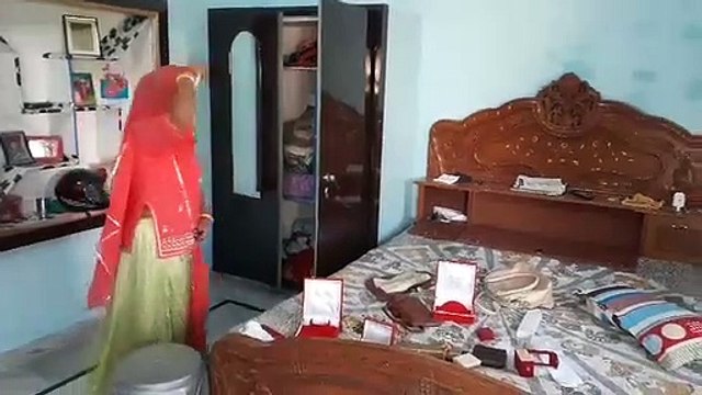 सैनिक के मकान का ताले तोड़ा, 8 लाख की ज्वैलरी पार