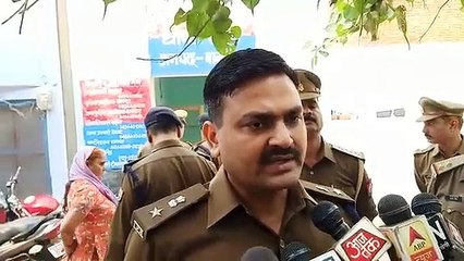 Video: छुट्टी से वापस आने के बाद सिपाही ने पुलिस चौकी में दरोगा की रिवॉल्‍वर से खुद को मार ली गोली!