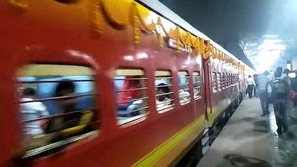 ऐसी ट्रेन, जिसमें सरदार पटेल के चित्रों की झलक