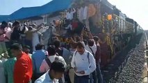 शुभ मुहूर्त में आलीराजपुर से रवाना हुई पहली ट्रेन, ऐतिहासिक पल के साक्षी बने हजारों लोग