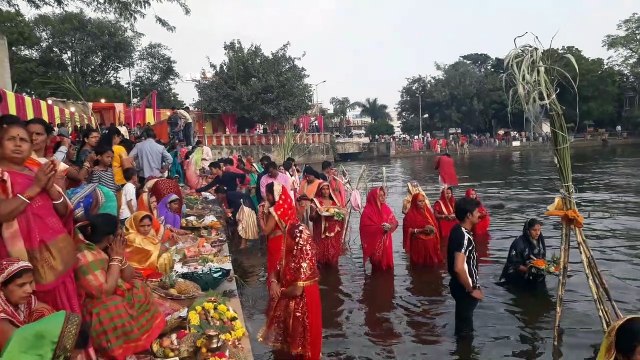 छठ मैया की पूजा, मांगी सुख समृद्धि