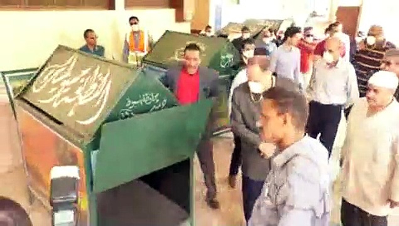 شاهد.. تصنيع صناديق قمامة من الخردة بأيادى طلاب التعليم الفنى فى أسيوط
