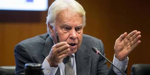 Felipe González se deshace en elogios ante el 'popular' Martínez-Almeida y acribilla al tándem Sánchez-Iglesias