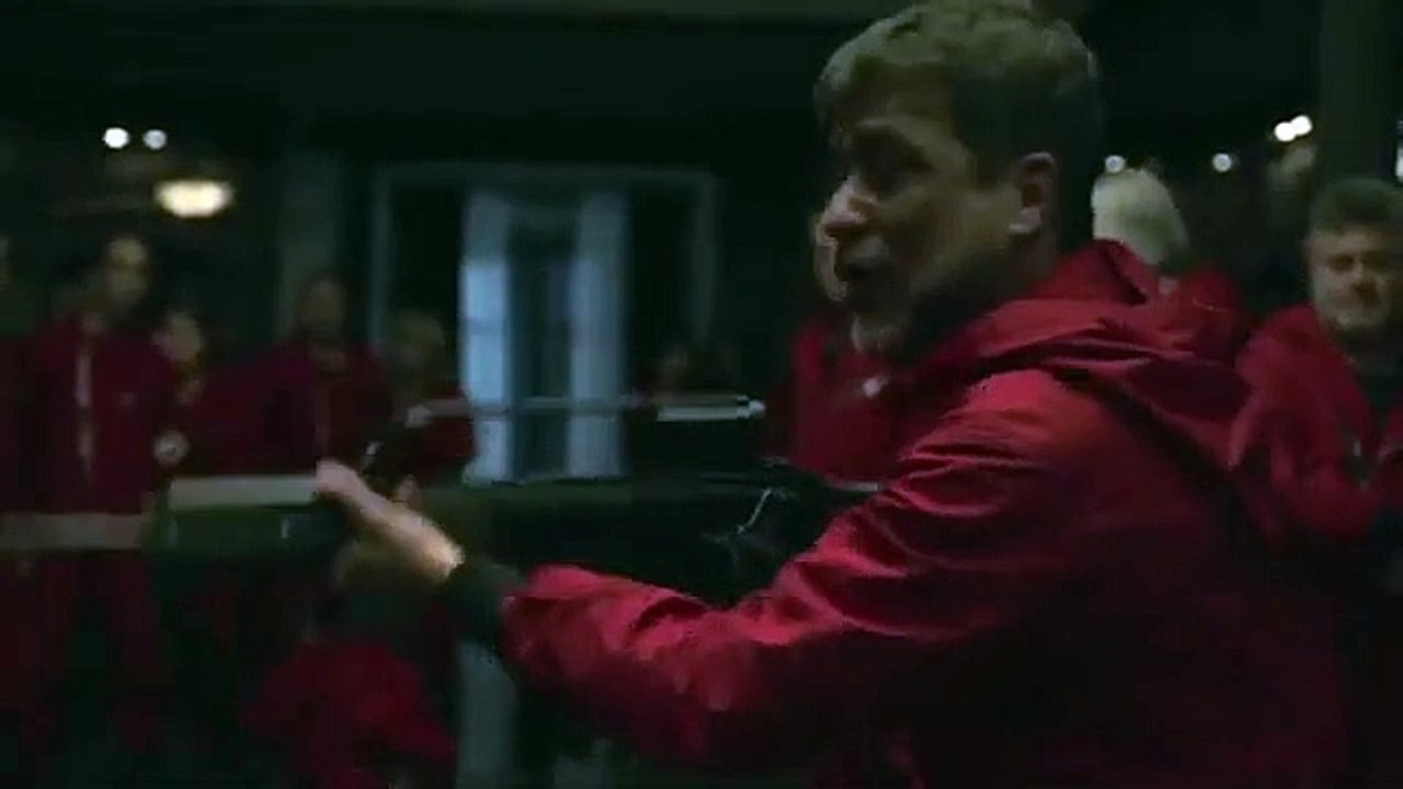 Manila Shoots Arturo Scene ¦ La Casa De Papel 4 | Money Heist