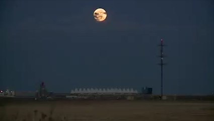 Supermoon rises over Colorado
