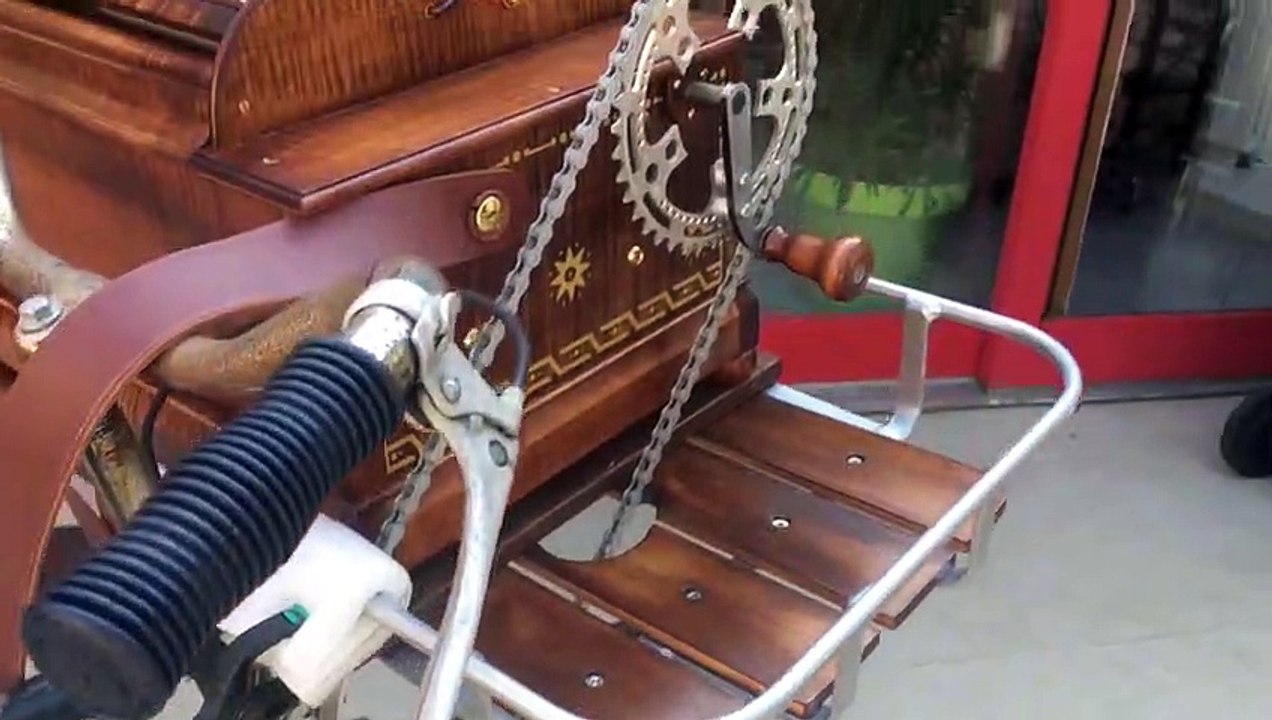 Le "vélorgue de Barbarie" ou la drôle de machine d'un confiné