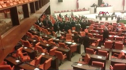 Meclis Genel Kurulu'nda kavga