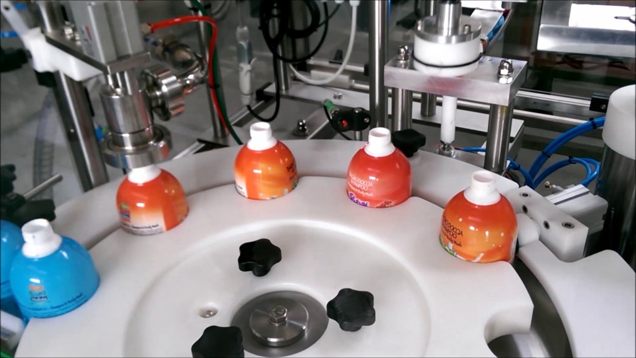 Monoblocco riempimento shampoo - Monobloc conditionnement shampooing