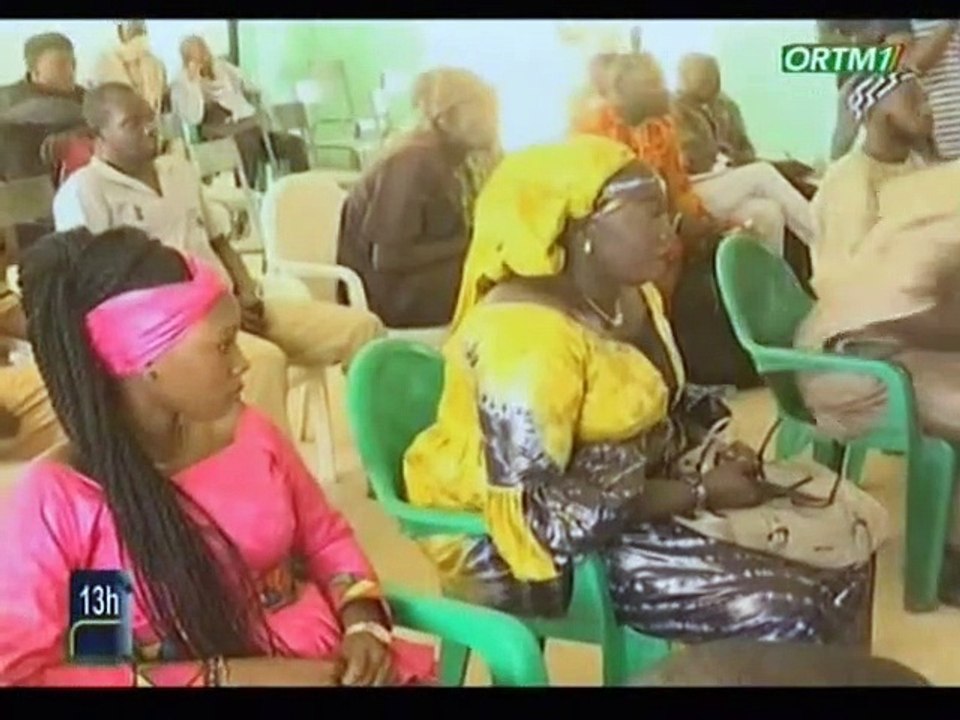 ORTM / L’international Moussa Djenepo a fait un don de kits sanitaires pour la lutte contre le coronavirus