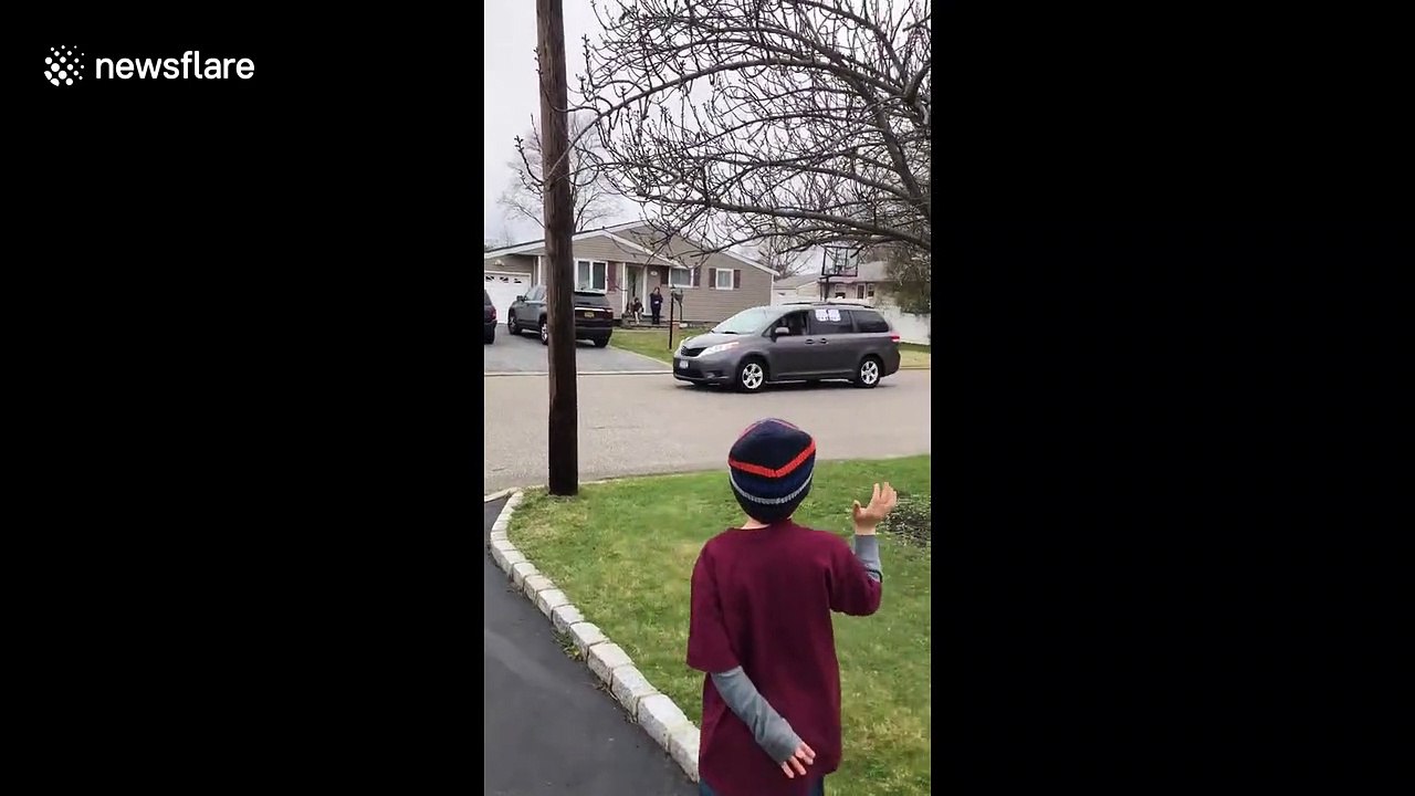 'Brought my family to tears': Illinois teachers hold heartwarming parade to uplift student morale