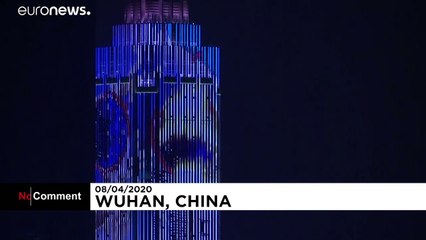 Tải video: Midnight light show as Wuhan lifts coronavirus lockdown