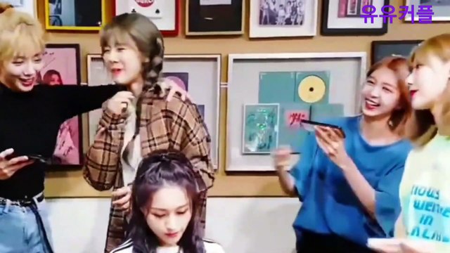 190819 VLIVE JIU & Yoohyeon cute moment