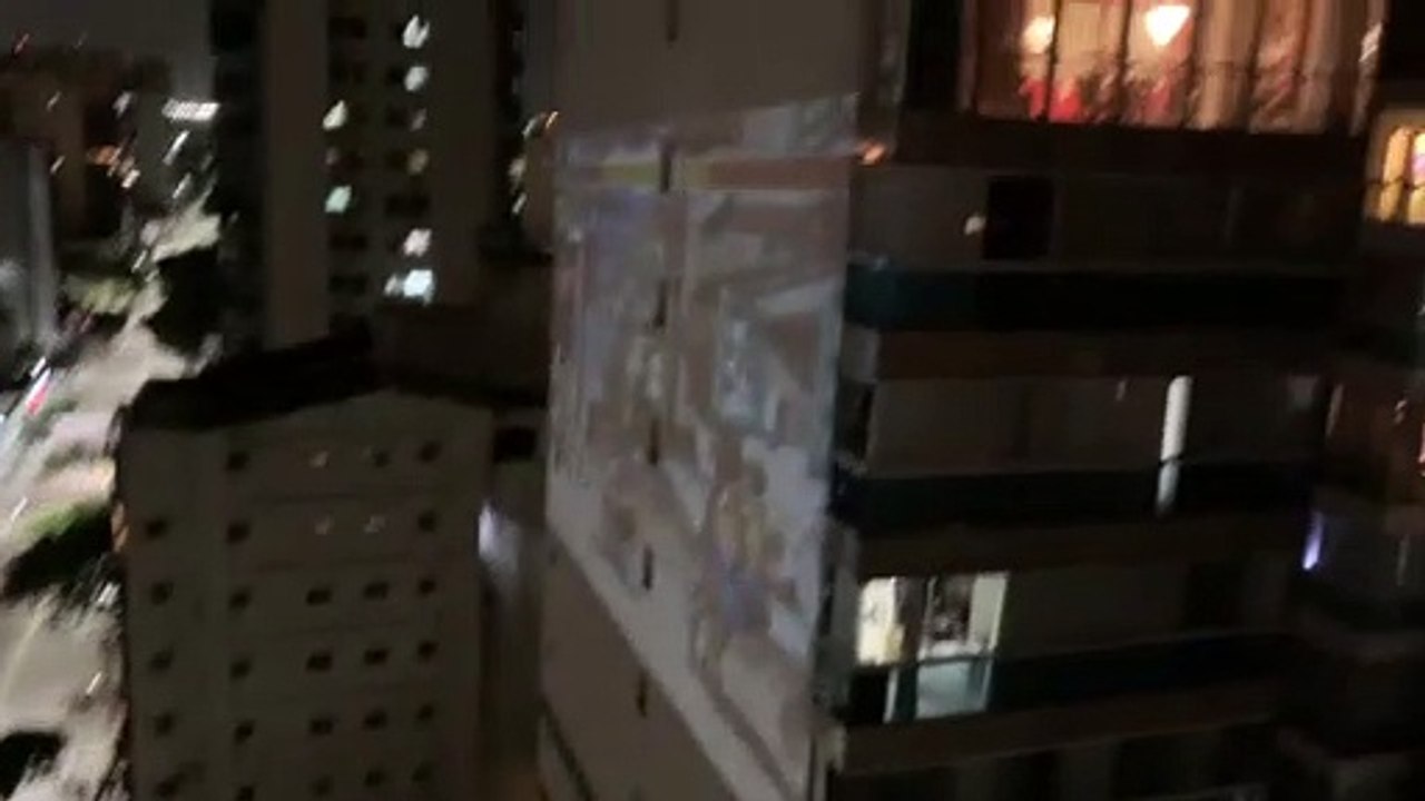 Quarantaine : Projection de Street Fighter II sur un bâtiment en géant