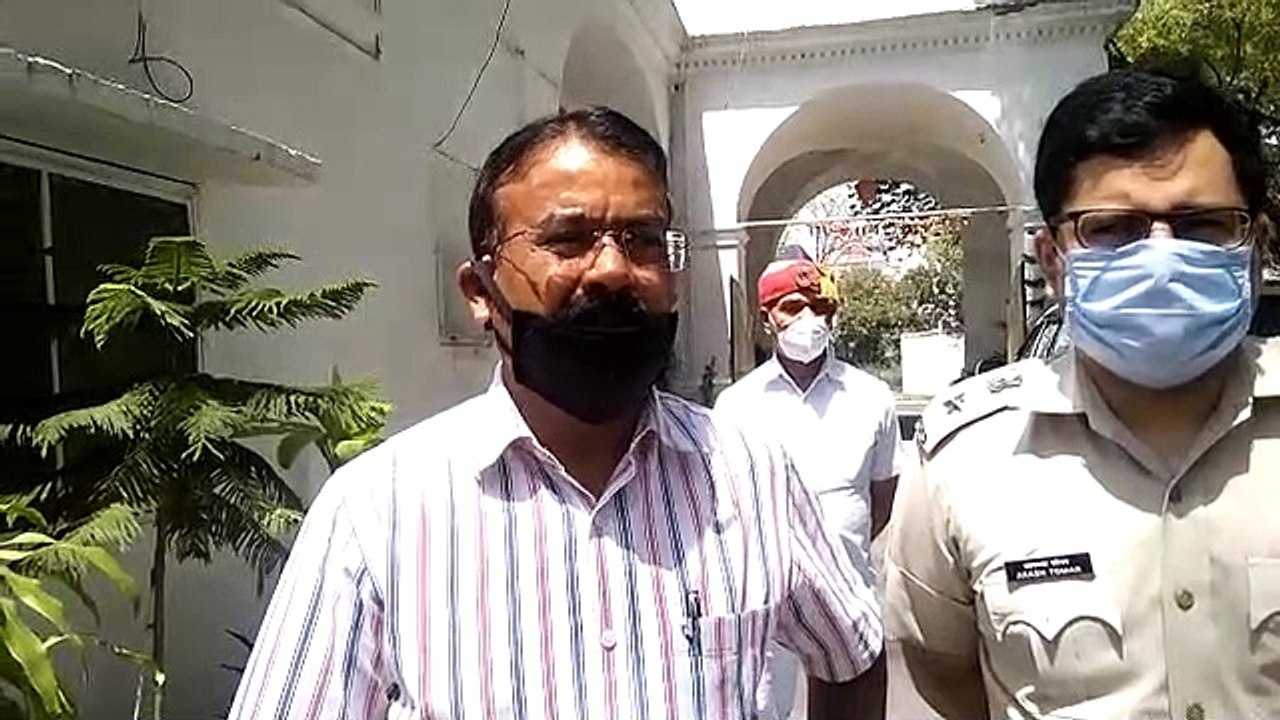 इटावा: लॉक डाउन को लेकर जिलाधिकारी ने दी जानकारी