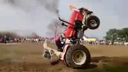 Tractor Game in Village on Two wheel