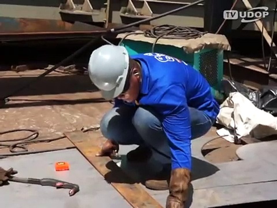 Conheça a Profissão de Eletricista Industrial