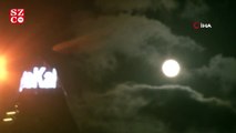 İstanbul’da Süper Ay “Evde kal” yazısıyla görüntülendi