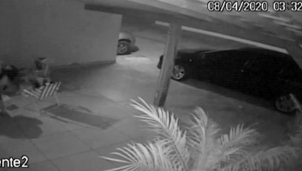 Homem é flagrado furtando pares de tênis no Bairro Canadá