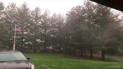 Wind, rain and thunder hit Illinois