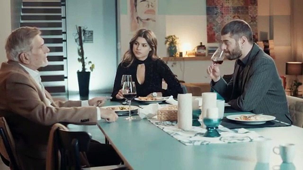 8 Λέξεις: Η σκηνή που δεν θα δούμε ποτέ στην TV!