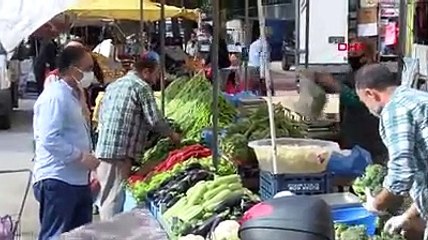 Görüntülendiğini anlayınca maskesini takıp, 'çilek yemek için çıkardım' dedi