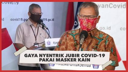 Gaya Nyentrik Jubir Covid-19 Pakai Masker Kain