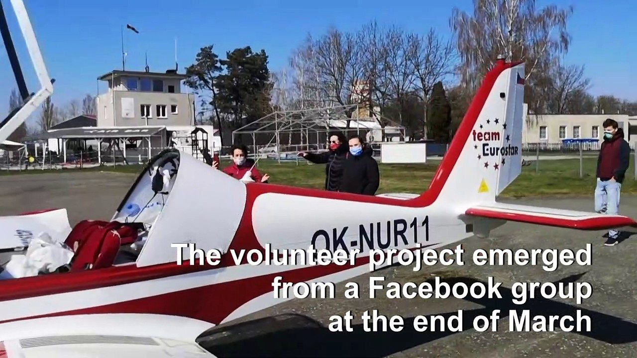 Hundreds of Czech pilots volunteer to distribute medical material