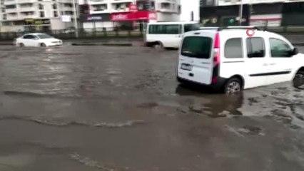 Diyarbakır'da sağanak yağış hayatı olumsuz etkiledi