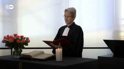 Com as igrejas fechadas, padres se digitalizam