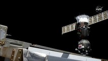 ثلاثة رواد يبلغون محطة الفضاء الدولية في عز أزمة تفشي كورونا