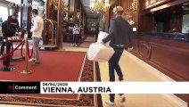 شاهد: العربات التي تجرّها الخيول في فيينا..من وسيلة سياحية إلى أداة لنقل الطعام في زمن كورونا