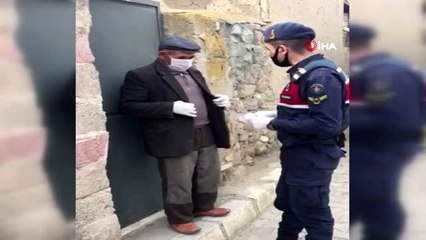 Ahmet Amca devletin ona verdiği bin liranın yarısını 'Biz Bize Yeteriz Türkiye'm' kampanyasına...