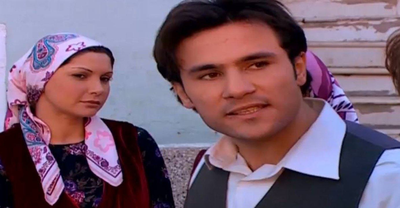 'Beyaz Giyme Toz Olur' Türküsü... | Hasan & Yadigar