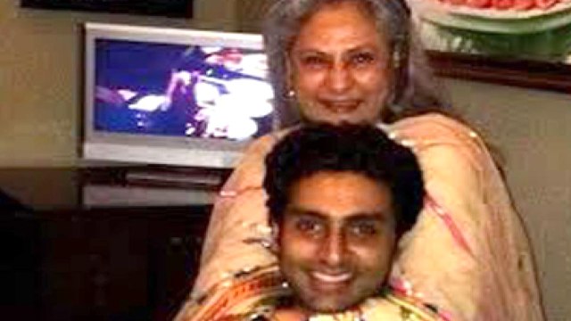 जया बच्चन के जन्मदिन पर बेटे अभिषेक ने लिखी भावुक पोस्ट, कहा- आप लॉकडाउन के कारण दिल्ली में हैं